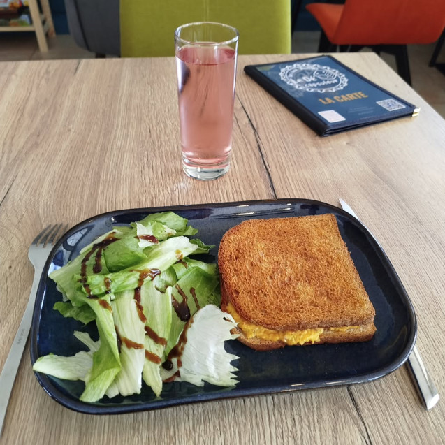 Croque-monsieur, tartines, gateaux, bonbons, il y en a pour tous les goûts et toutes les faims.